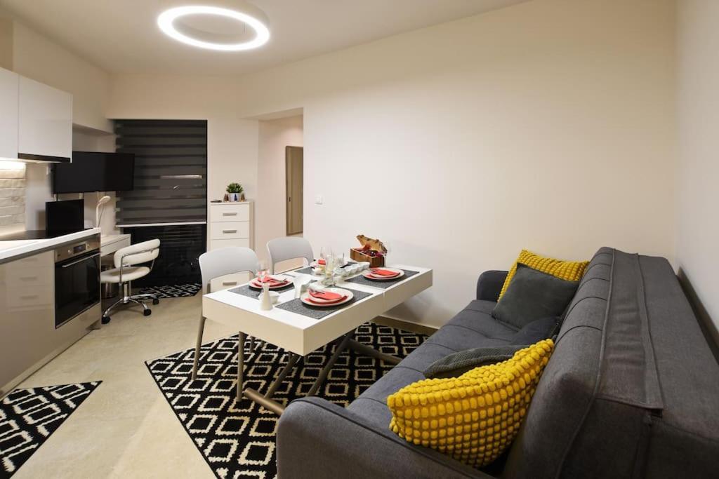 Uni Cozy City Apartment Rhodes City 外观 照片